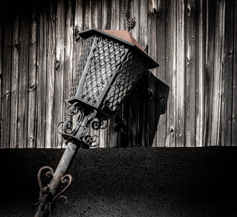 September 2022 Alt - Hans Wucherer - Alte Lampe