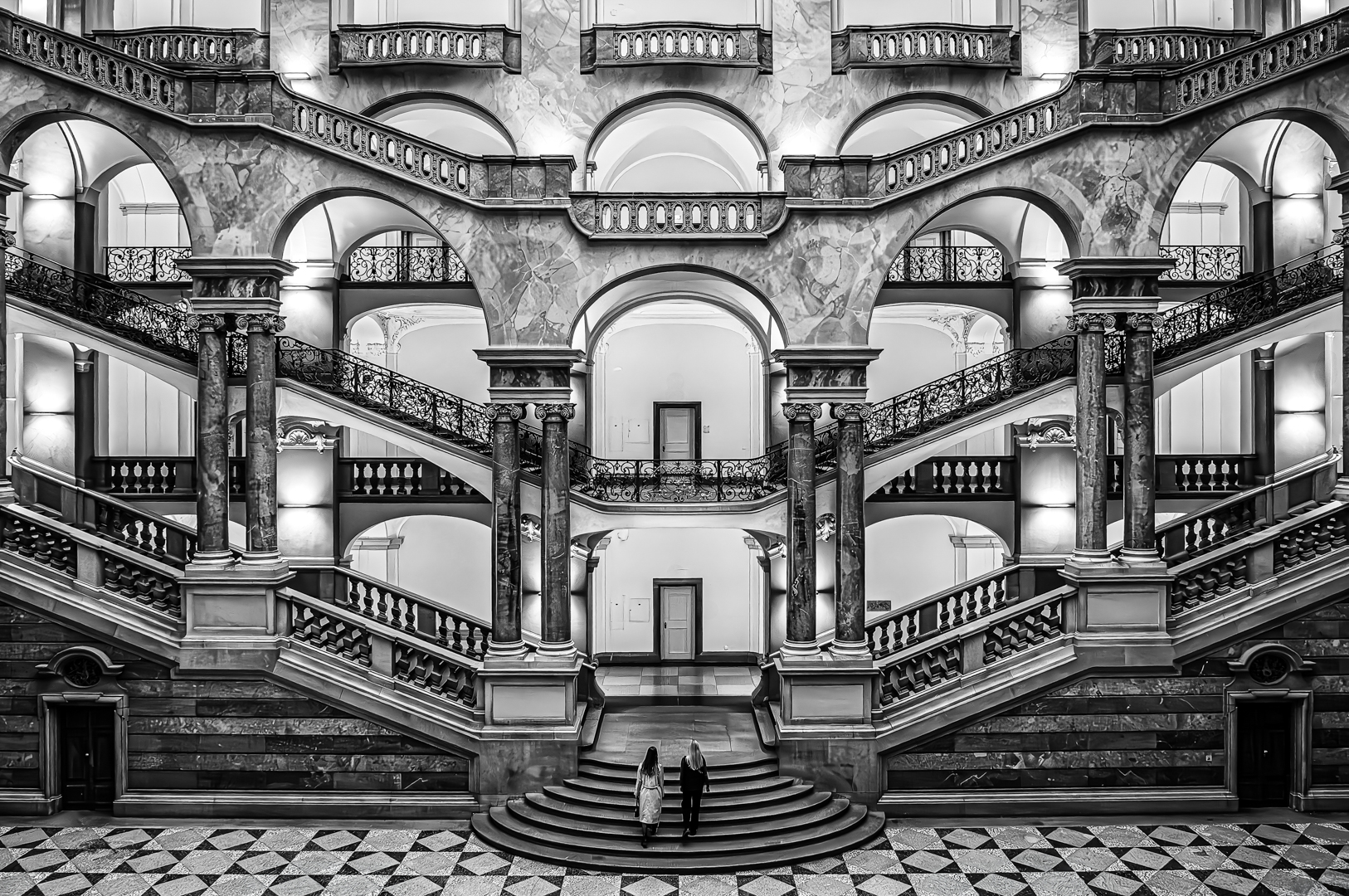 Gruner, Eberhard: Palasttreppenhaus. Annahme