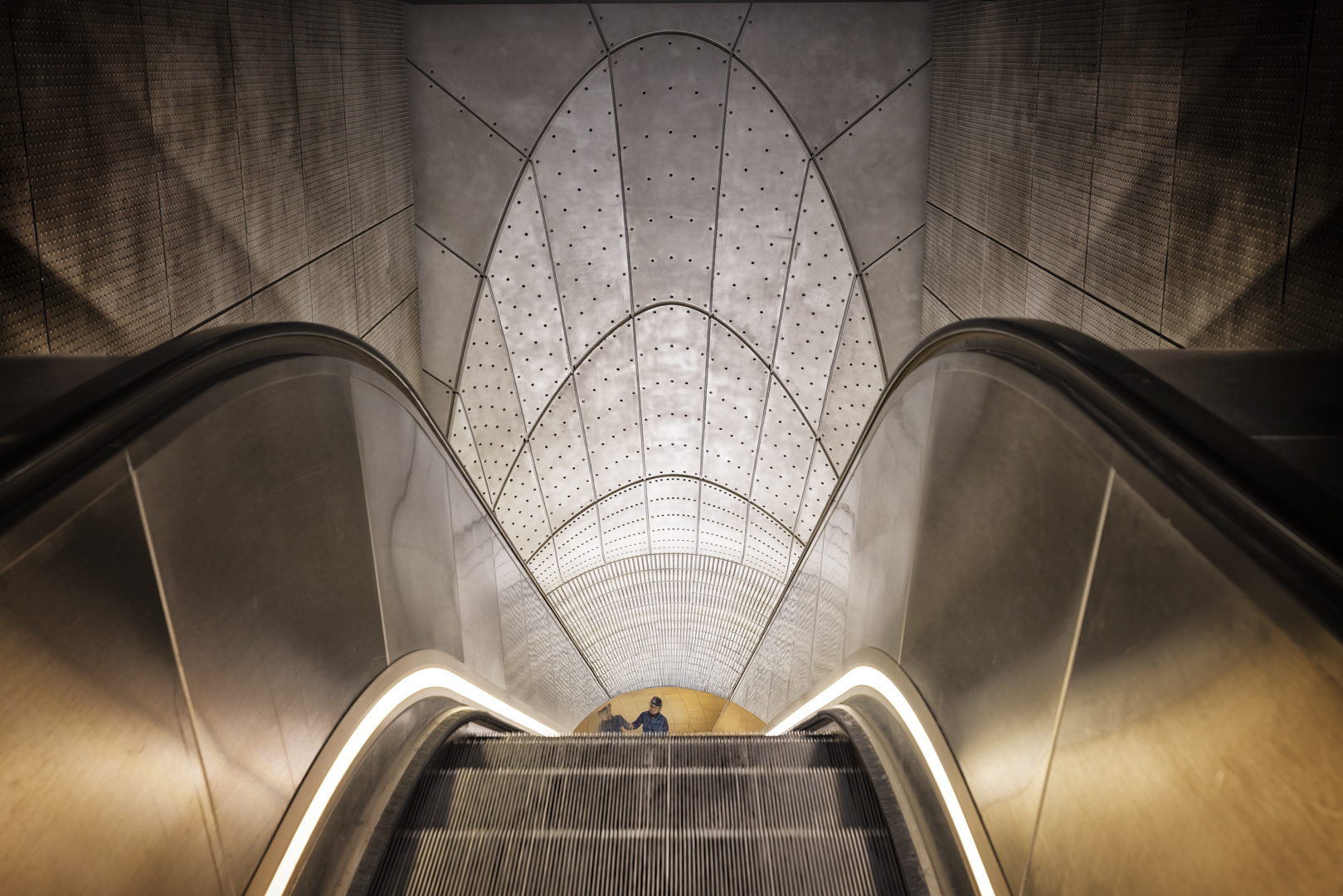 Monika Egerer: Goldene Rolltreppe