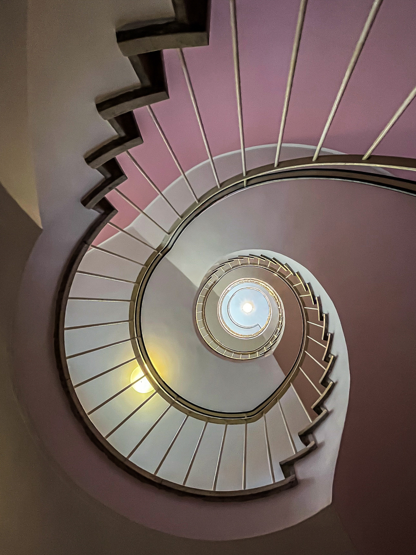 Eberhard Gruner: Wendeltreppe in Pink, Urkunde